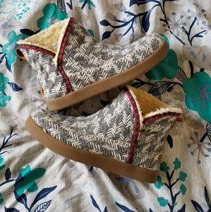 Sanuk Booties